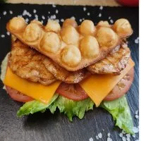 Гонконгская вафля с куриной грудкой и сыром